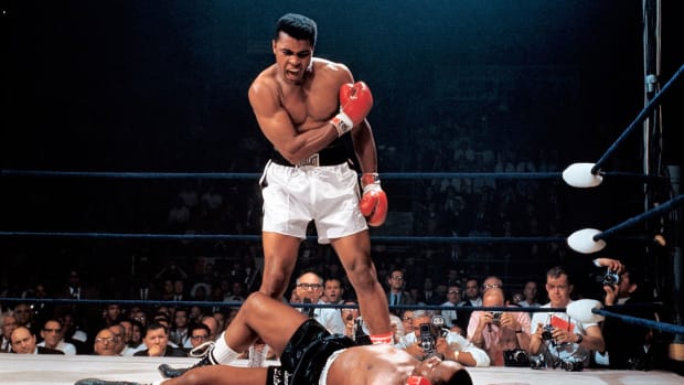 1965-0525-Muhammad-Ali-Sonny-Liston-II-001292890.jpg