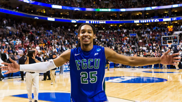 FGCU’s Sherwood Brown spreads his arms