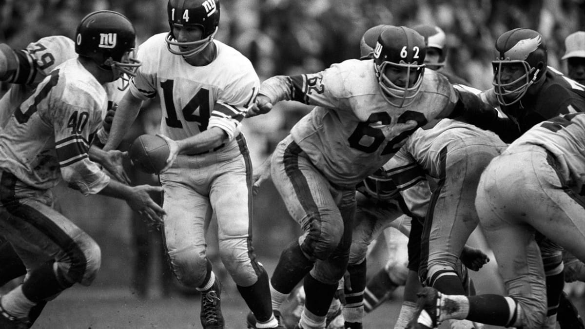 Y.A. Tittle, Quarterback Who Led Giants to 3 Title Games, Dies at 90 - The New  York Times