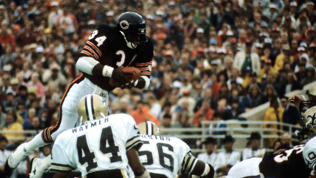 Walter Payton Had His Own 'Flu Game' and Broke an NFL Record Previously  Held by O.J. Simpson