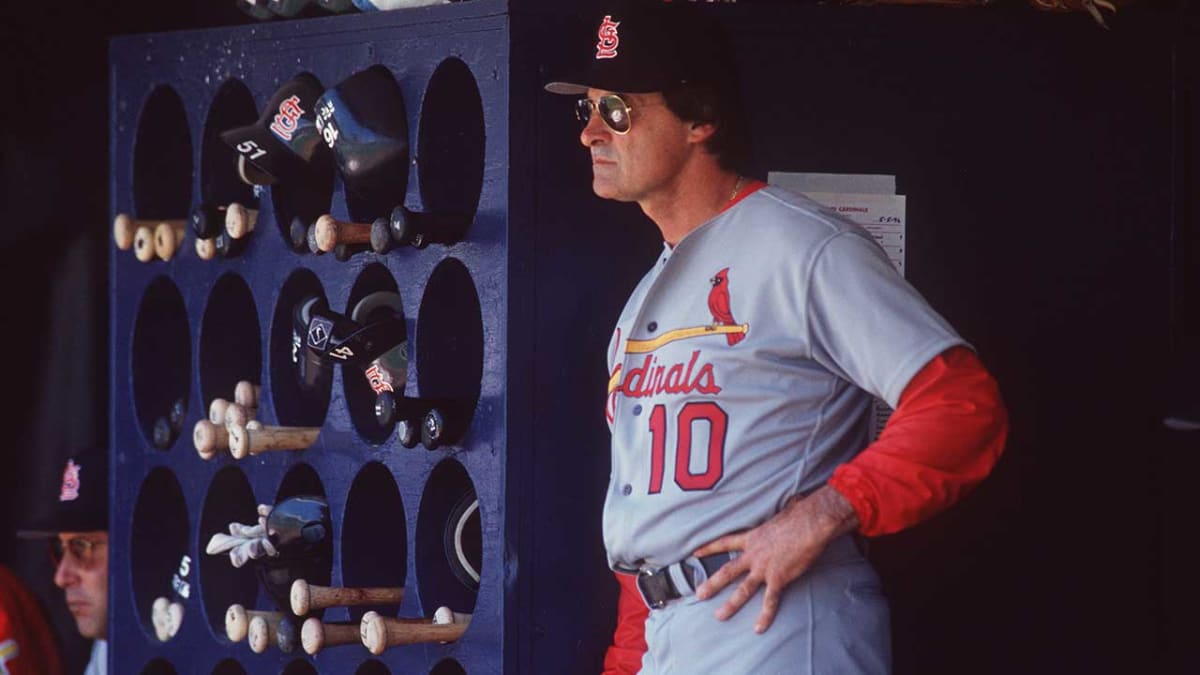 La Russa gets a look at Cards from other side