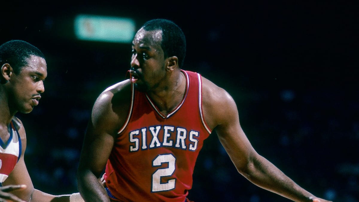 Moses Malone Rockets 33pts 25rebs vs Spurs (1979) 