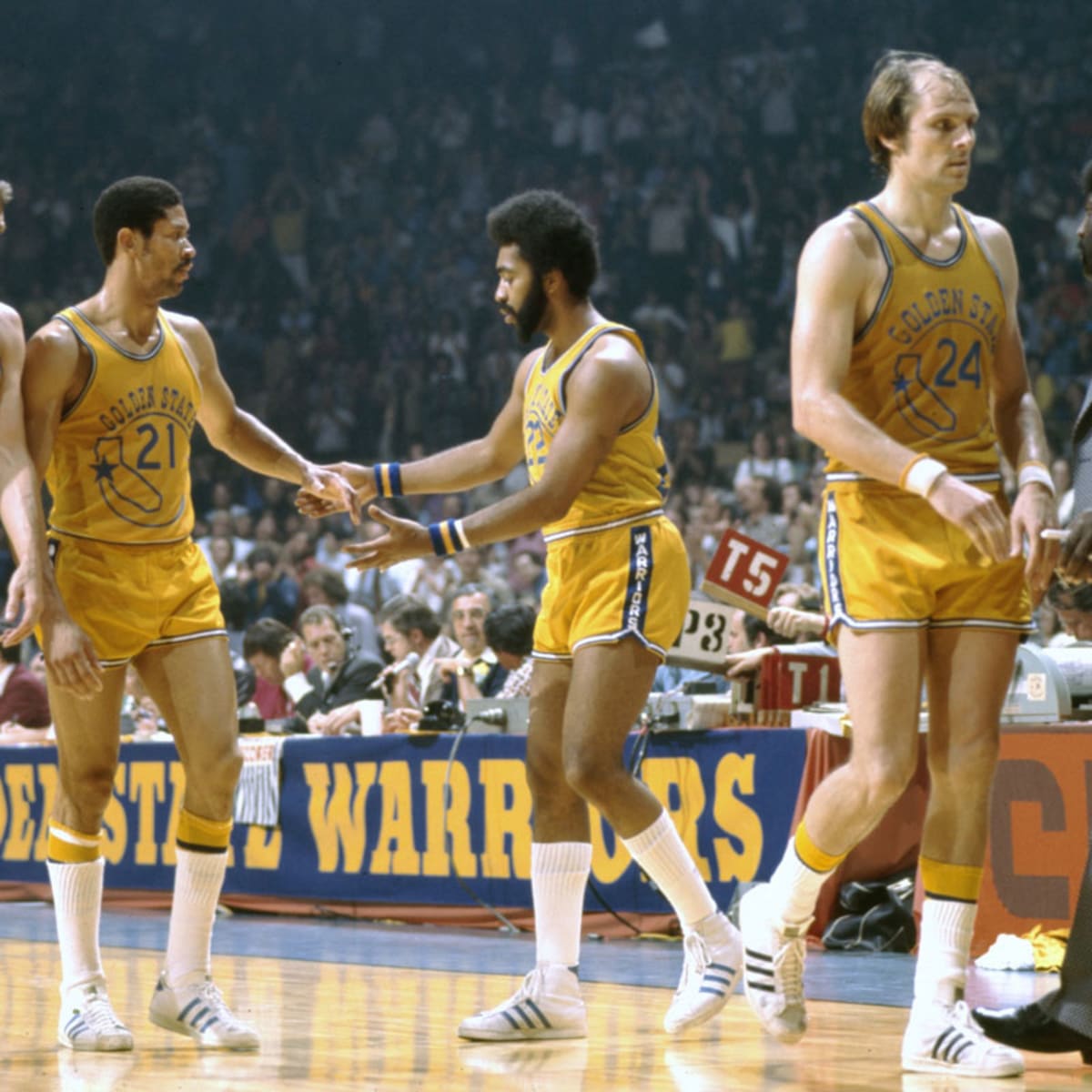 Rick Barry labels Warriors star as face of the NBA