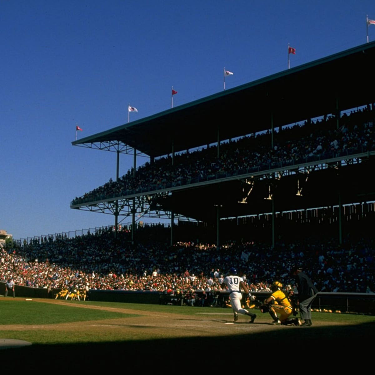 Chicago Cubs looking at adjusting Wrigley Field's new LED lights