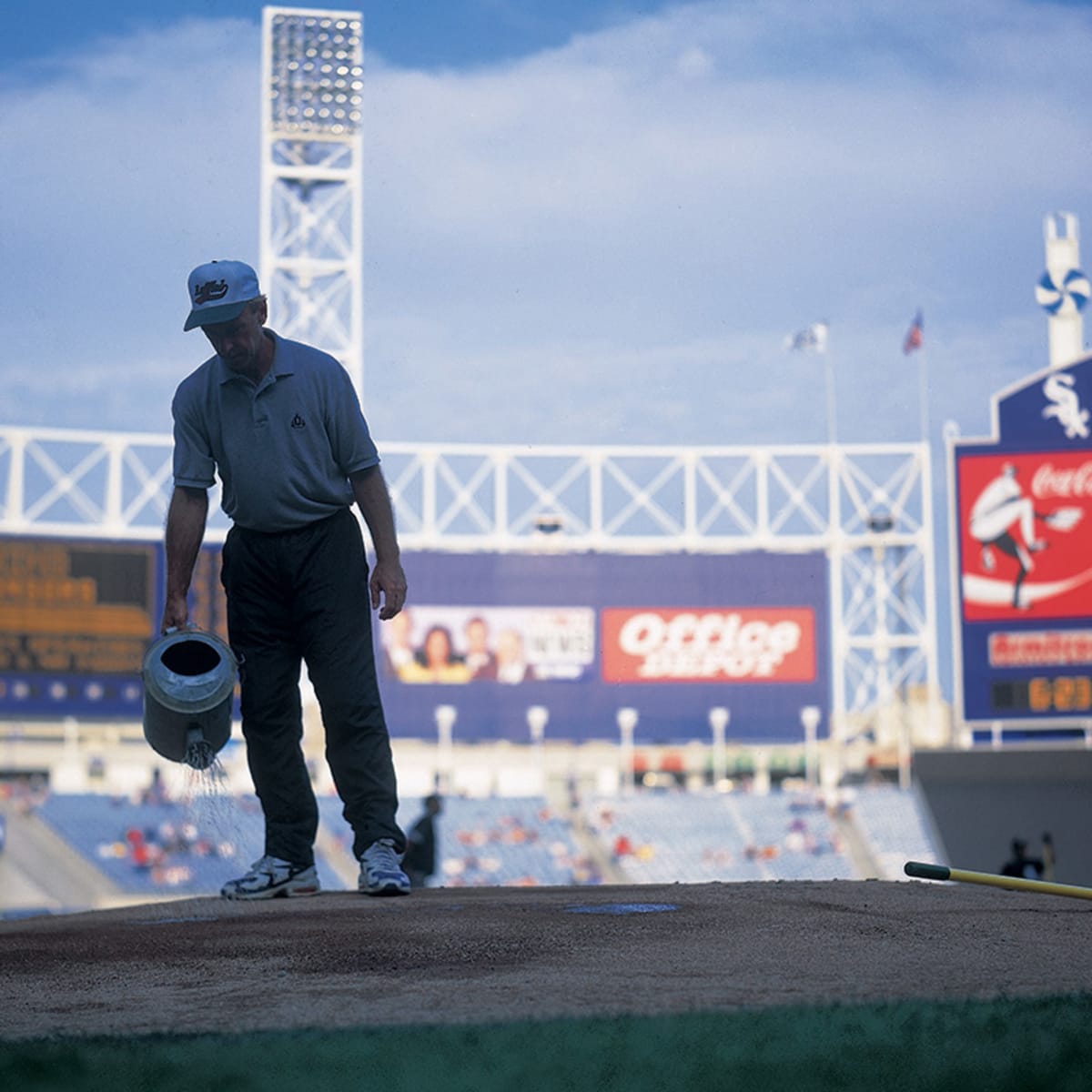 Sicks' Stadium: How did 40 years of baseball history become a hardware  store?