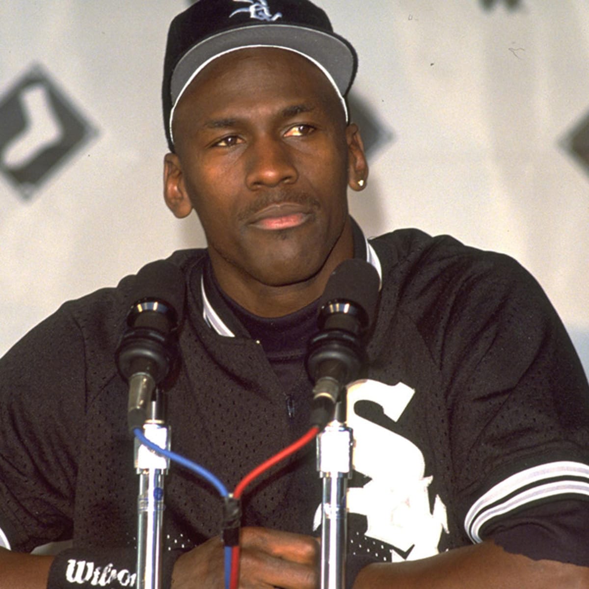 Michael Jordan retirement from Chicago Bulls in '93 - Sports Illustrated  Vault