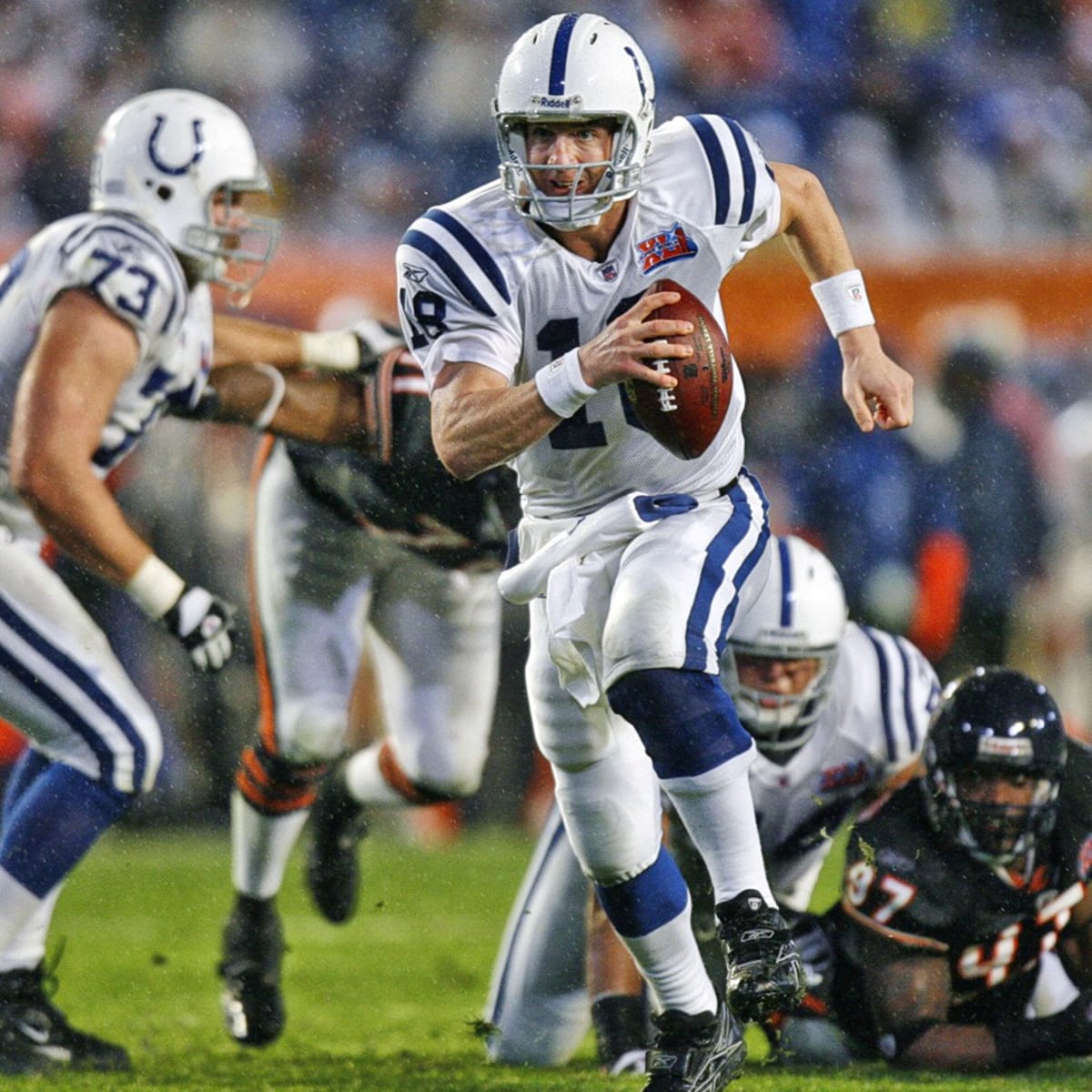 Super Bowl 2007: Peyton Manning and Colts defeat Bears - Sports Illustrated  Vault