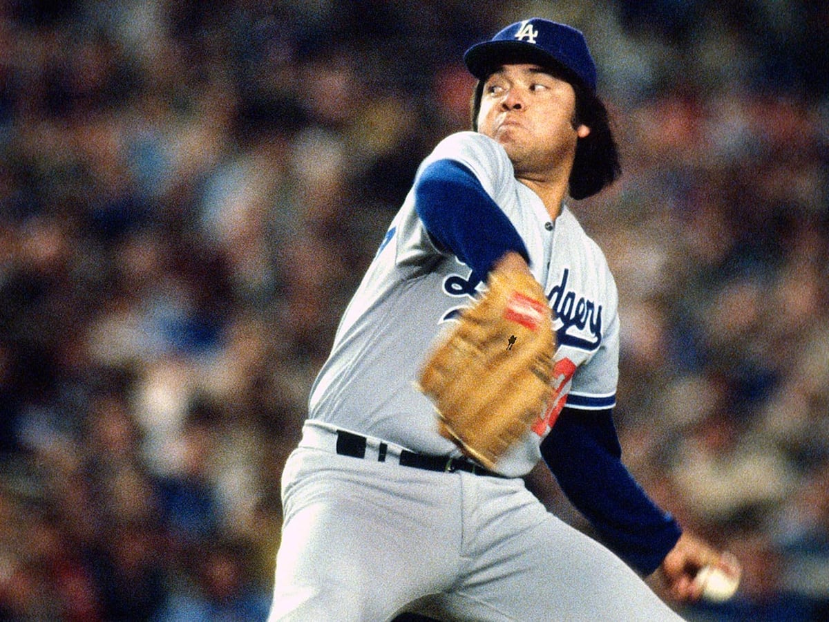LatinoBall: Fernando Valenzuela Becomes the First Mexican-Born Pitcher to  Win 20-Games September 22, 1986