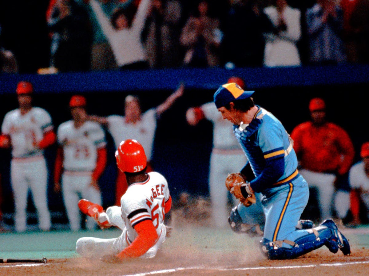 Baseball In Pics on X: Willie McGee makes a leaping catch in center to rob  Gorman Thomas of a home run in Game 3 of the World Series, October 15, 1982   /