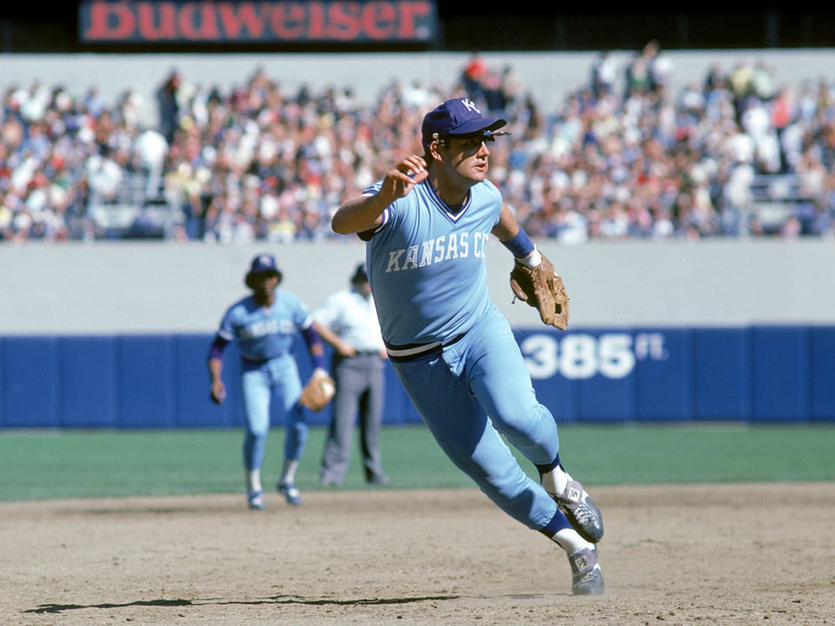 2 great third basemen, Mike Schmidt & George Brett, pictured here in the  1980 World Series.