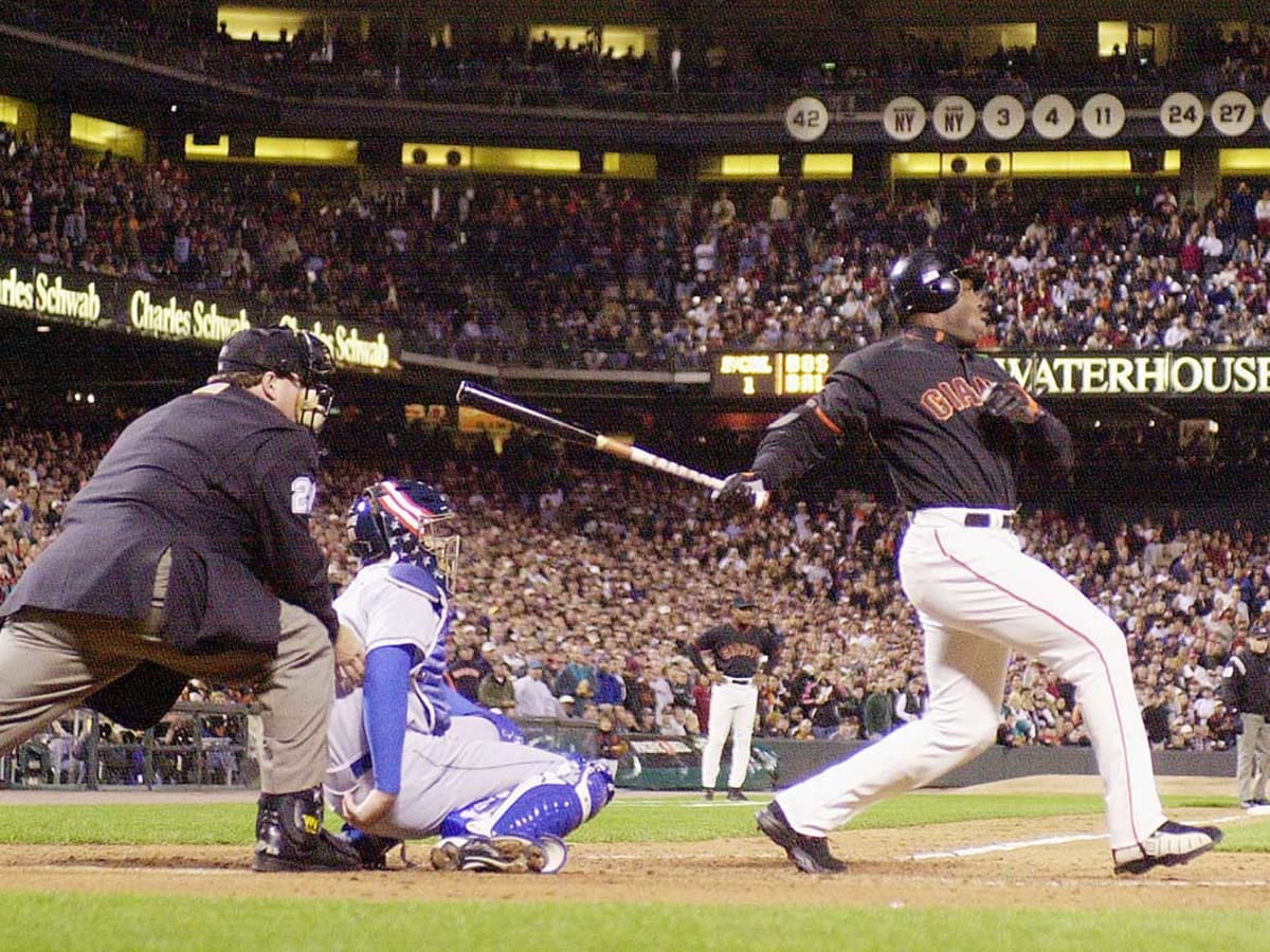 Barry Bonds 700th Home Run (#1)/ swing Fine Art Print by Unknown at