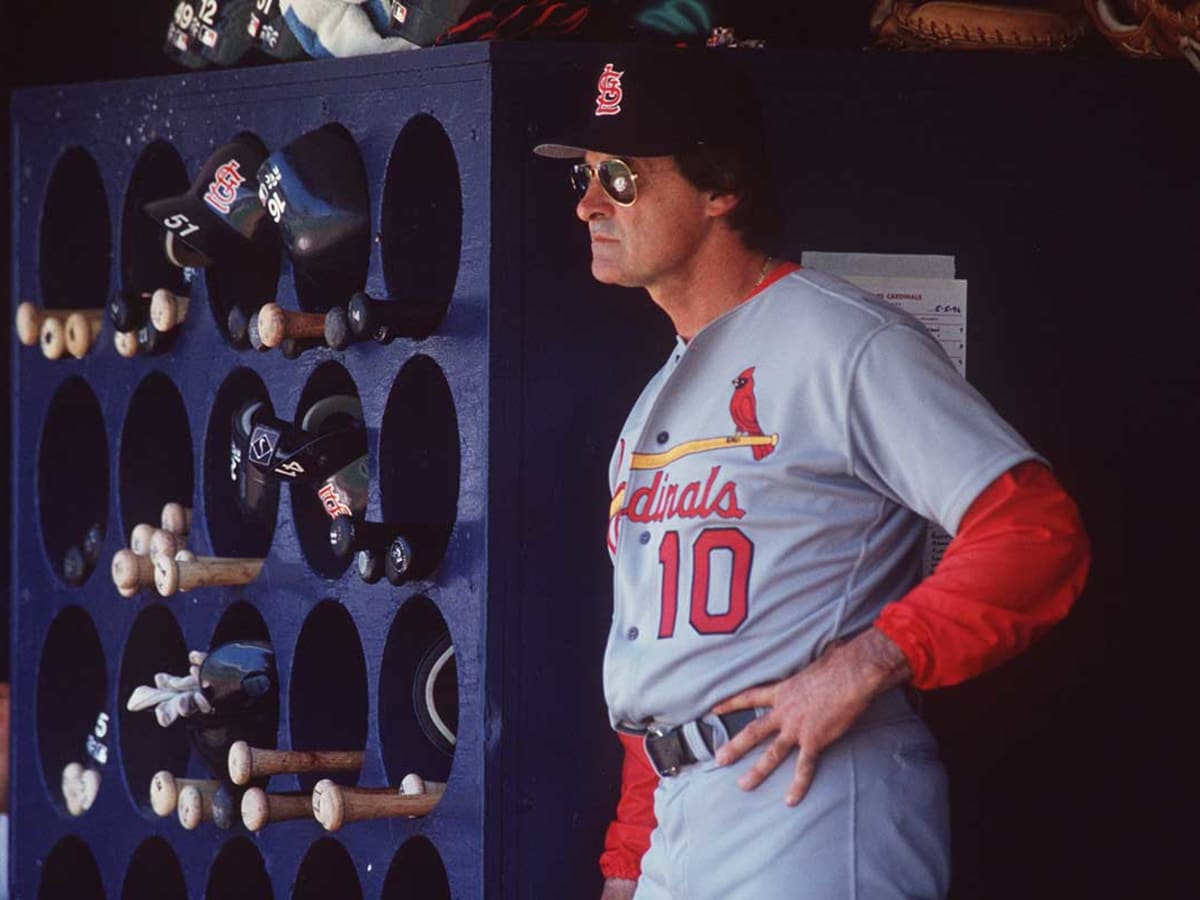 La Russa gets a look at Cards from other side