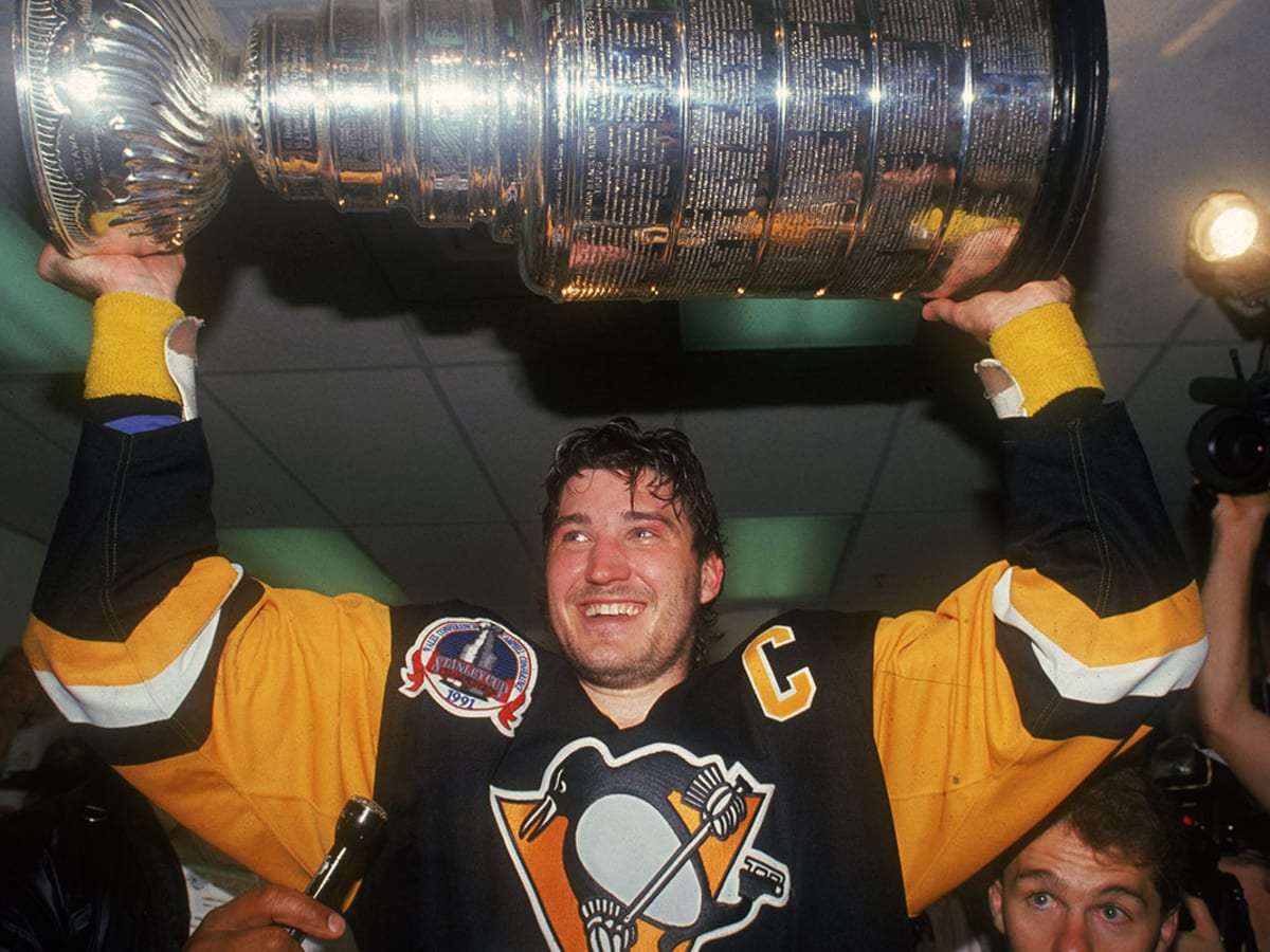 Stanley Cup in Mario Lemieux's swimming pool - Outsports