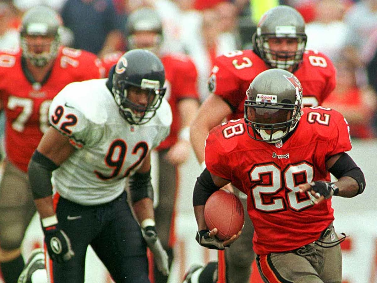 Warrick Dunn returns to the Buccaneers