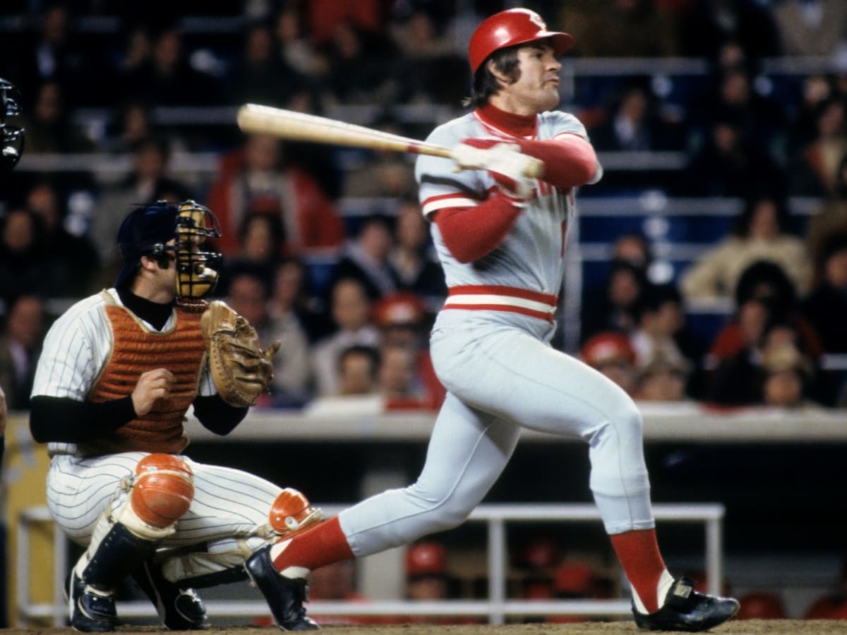 BaseballHistoryNut on X: Full at bat between Tom Seaver and Pete Rose. I  think it took Pete 1.5 seconds to round the bases after hitting the HR.   / X