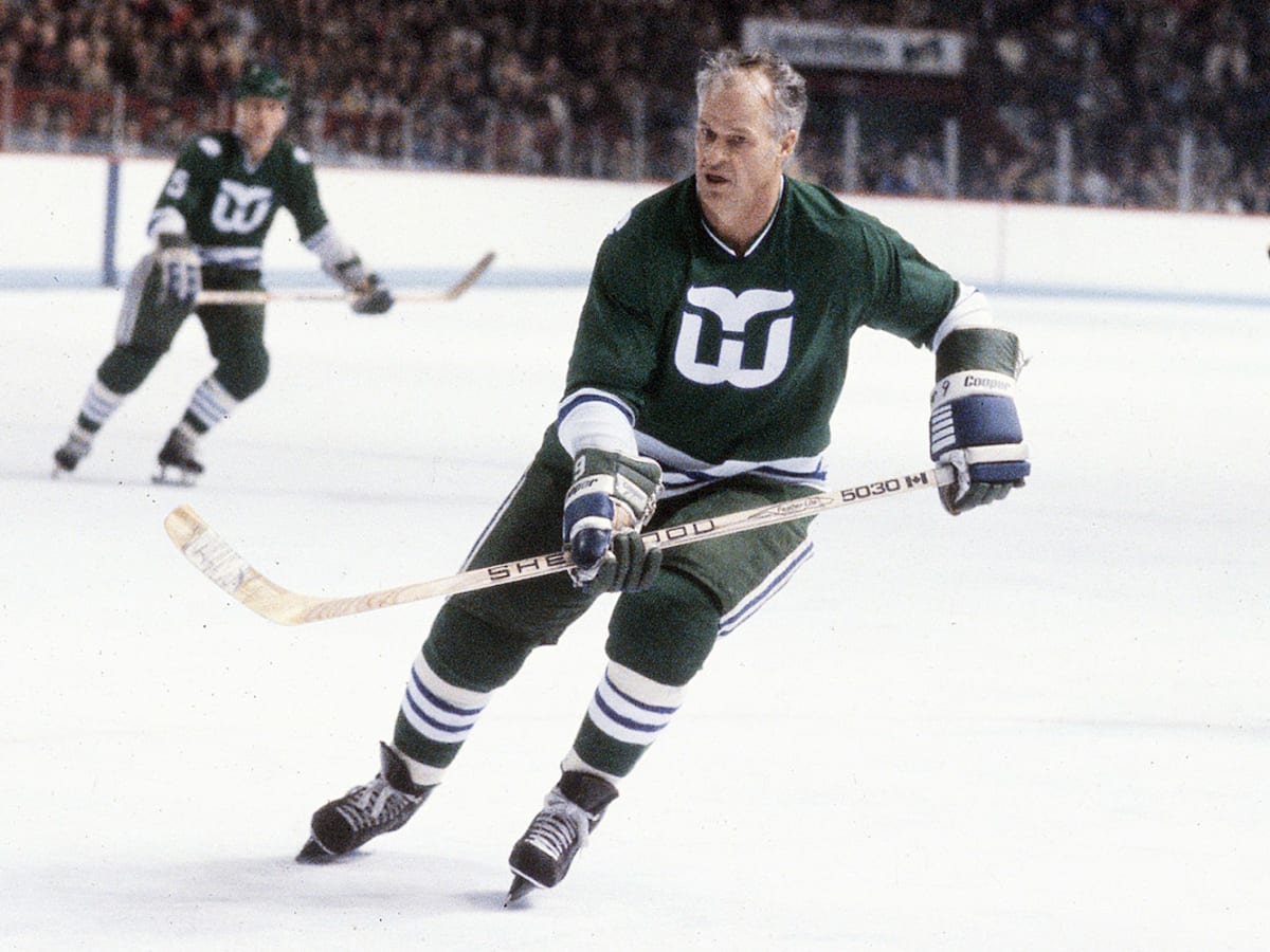 NHL veteran Gordie Howe enters fifth decade of pro hockey Sports