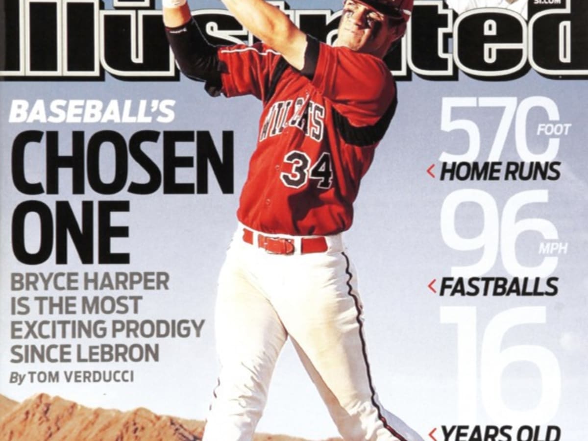 【貴重】T x Sports Illustrated - S.O - C #69 Tyra Banks, 45, Makes History as Oldest Sports Illustrated