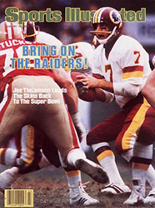 Can the Shadowy, Strange USFL Play? - Hour Detroit Magazine