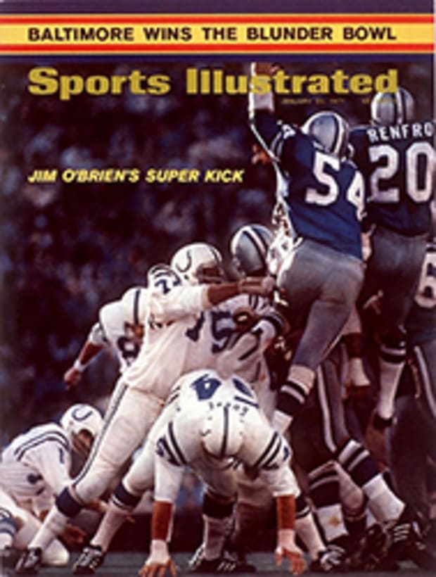 Dallas Cowboys Qb Craig Morton, 1971 Nfc Championship Sports Illustrated  Cover by Sports Illustrated