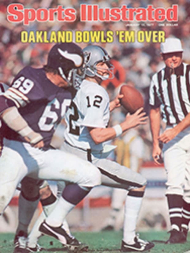 Super Bowl XI from the SI Vault: Raiders demolish Vikings - Sports  Illustrated Vault