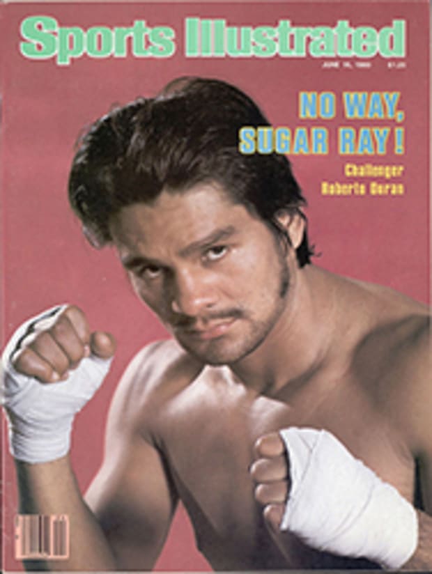 Roberto Duran Does Amazing Speed Bag Routine with Sugar Shane Mosley -  YouTube