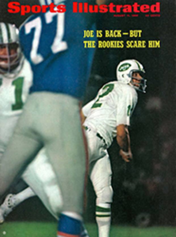 Super 70s Sports on X: By the time Joe Namath joined the Rams, his knees  were shot. However, his laser focus for spotting every hot babe at the game  remained fully intact.