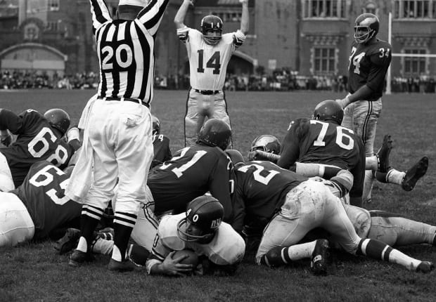 New York Giants Qb Y.a. Tittle, 1963 Nfl Championship Sports Illustrated  Cover by Sports Illustrated