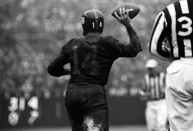 Y.A. Tittle Classic SI Photos - Sports Illustrated Vault