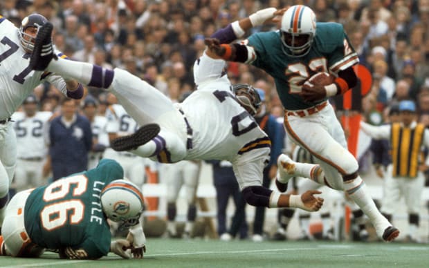 TSN Archives: Dolphins win Super Bowl VII, finish 17-0 (Jan. 27