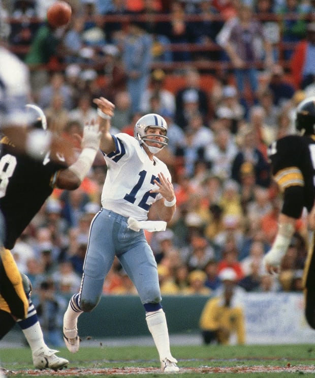 SI Photo Blog — Dallas Cowboys quarterback Roger Staubach makes a