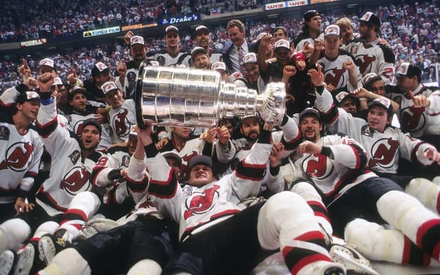 New Jersey Devils honor 1995 Stanley Cup team before 5-2 win over
