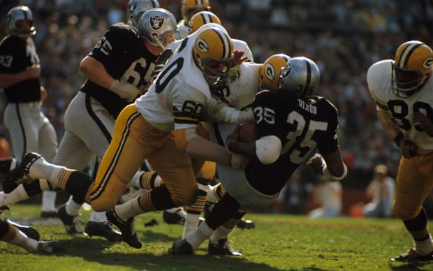 Super Bowl II (1968): Green Bay Packers 33, Oakland Raiders 14