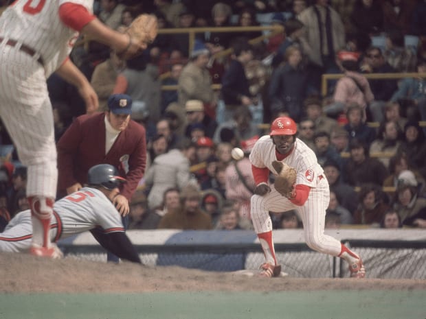 How late Philadelphia Phillies great Dick Allen came to use a 42-ounce bat