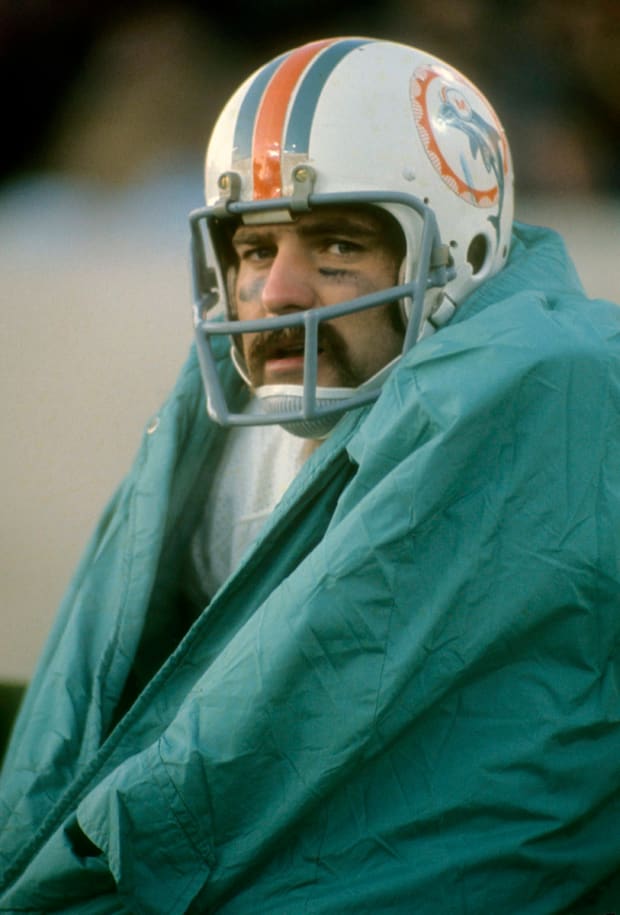 HistoryMiami Museum - During the 1972 season, Larry Csonka wore