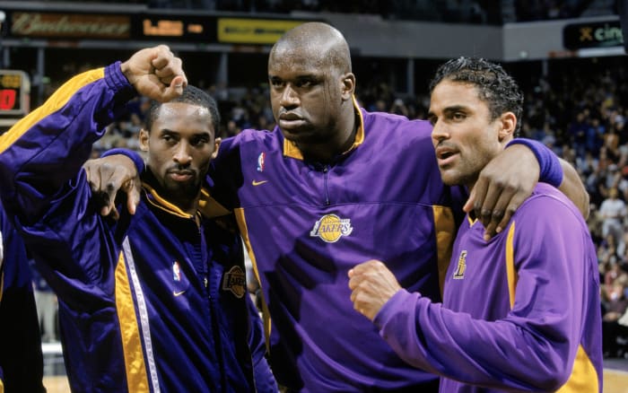 kobe_bryant_vault_rick_fox.jpg