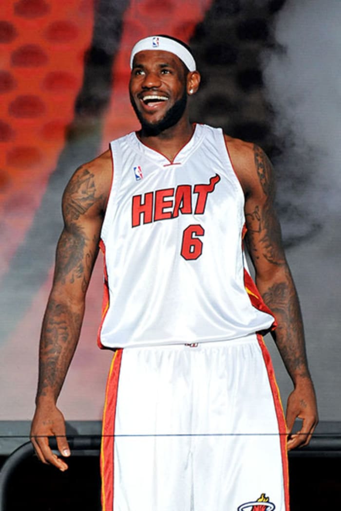 lbronjames-intromiami-400x600.jpg