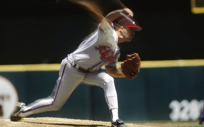 greg-maddux-braves-vault.jpg