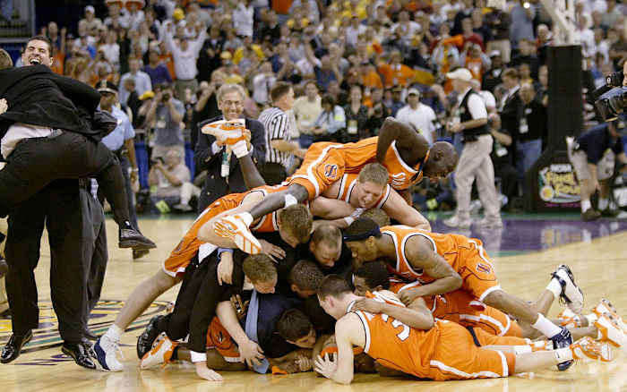 syracuse-2003-title-vault.jpg