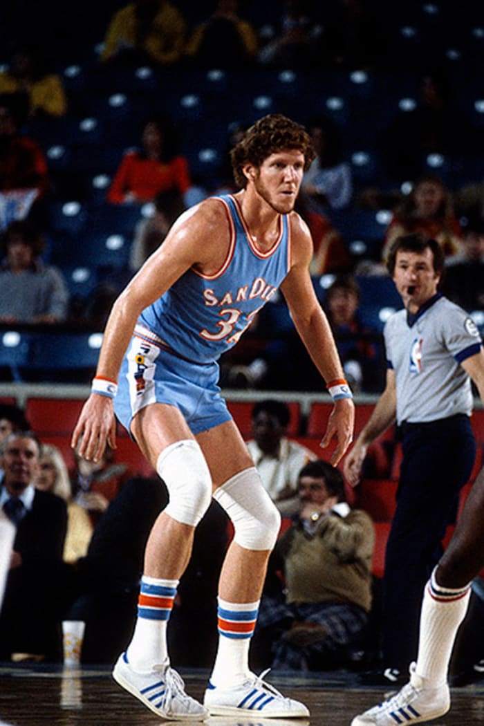 Bill Walton returns to NBA, Clippers after missing season - Sports ...