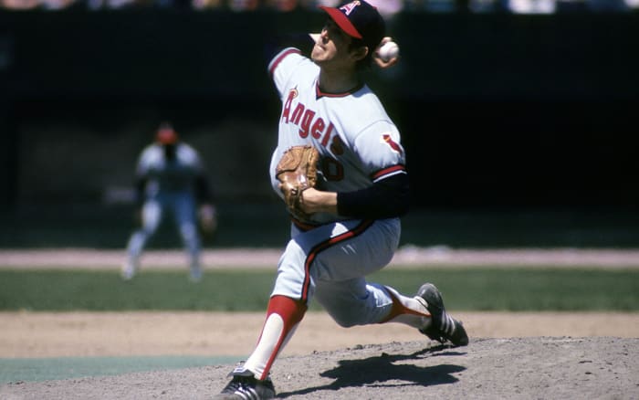 nolan-ryan-1975-pitching.jpg