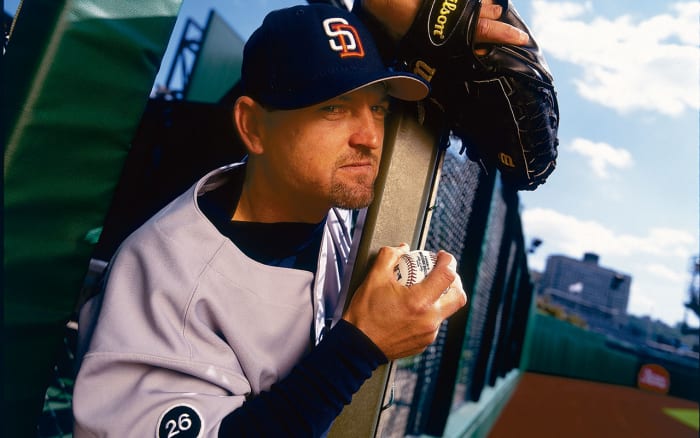 trevor-hoffman-vault.jpg