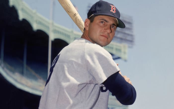 carl-yastrzemski-vault.jpg
