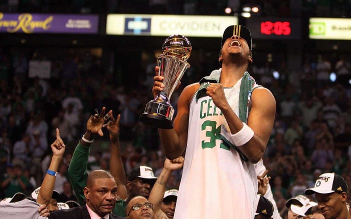 pierce-bday-si-vault.jpg