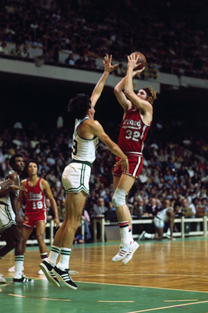 bill-walton-jumper-celtics.jpg