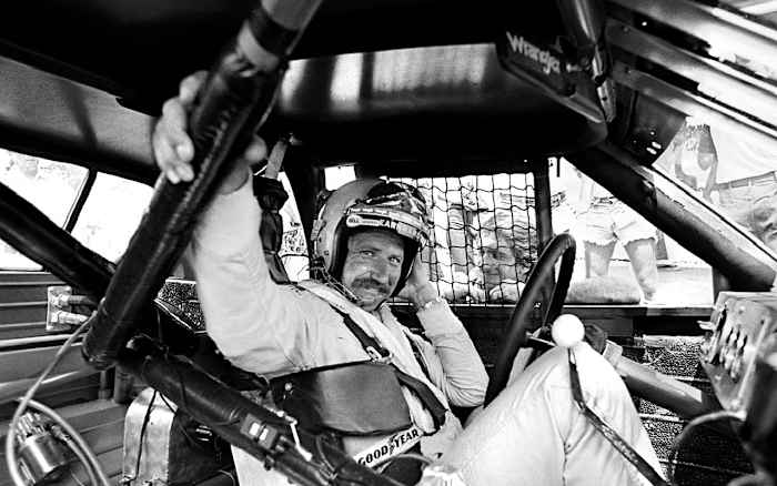 dale-earnhardt-sr-vault.jpg