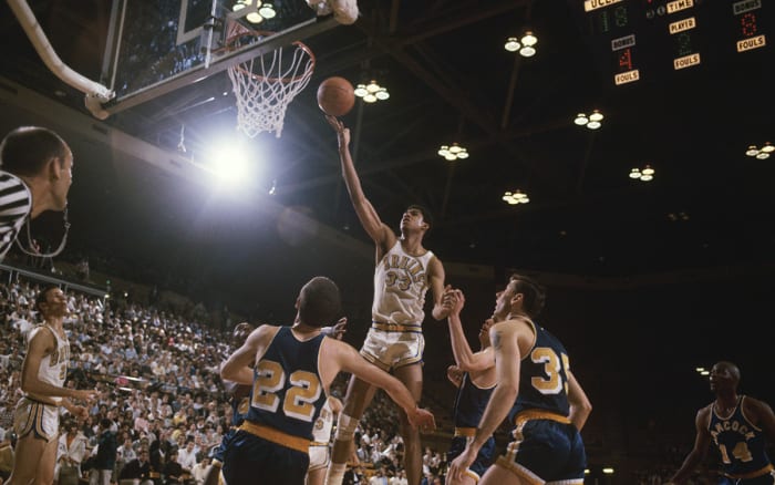kareem-abdul-jabbar-lew-alcindor-si-vault-ucla-800_1.jpg