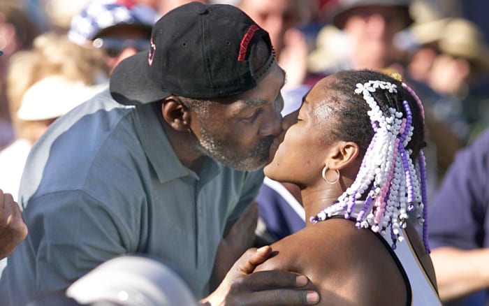 serena-richard-kiss.jpg