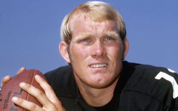 terry-bradshaw-vaultlead.jpg