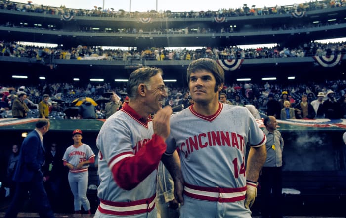 Pete Rose admits to gambling on baseball