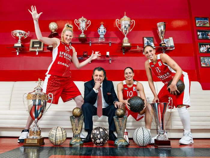 Russian League Basketball: Portrait of Russian oligarch and Spartak Moscow Region Vidnoe team owner Shabtai von Kalmanovic with (L-R) Lauren Jackson (15), Sue Bird (10), and Diana Taurasi (13) at Vidnoe Basketball Centre.
 Moscow, Russia 10/27/2008